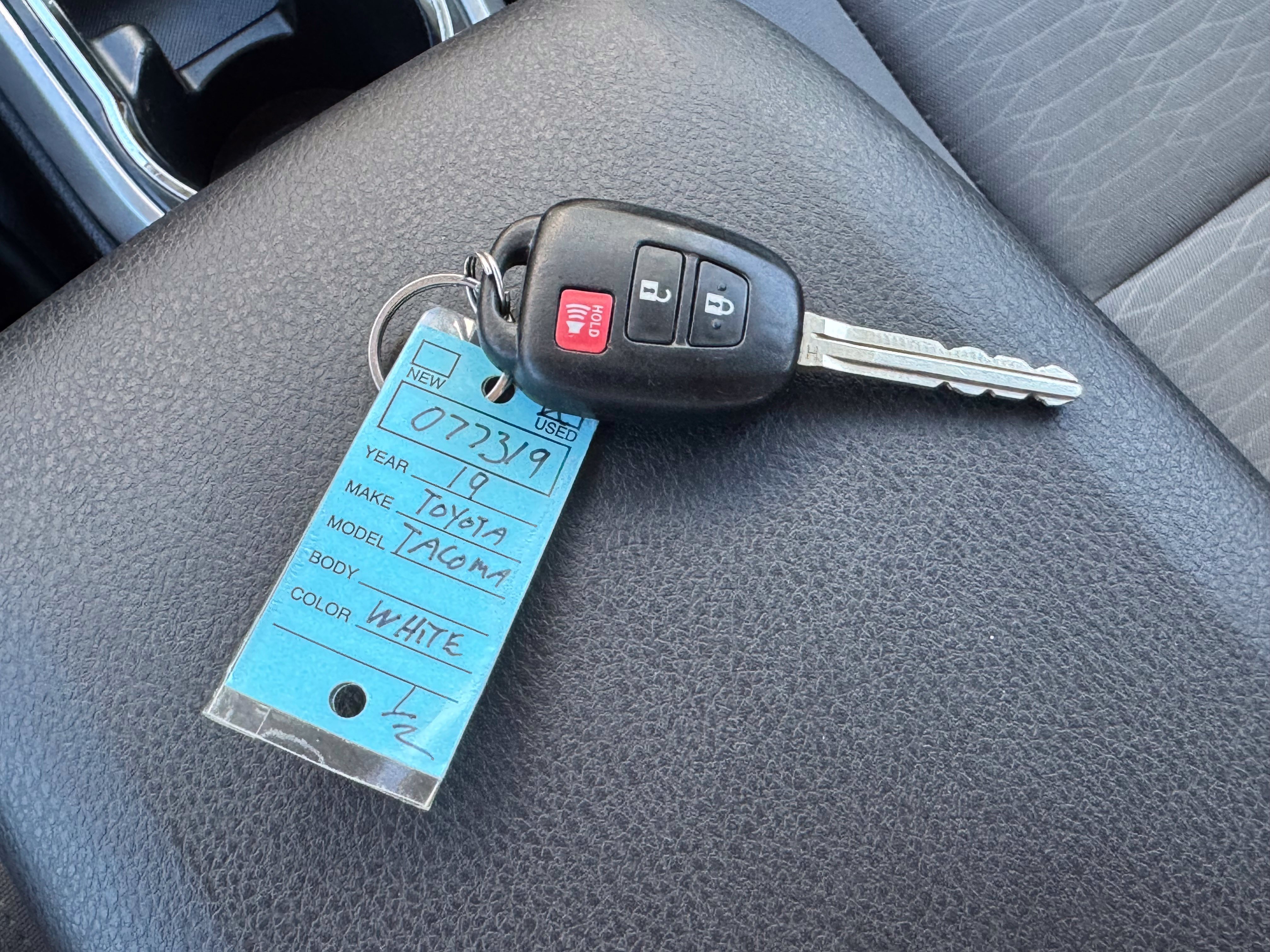 Used 2019 Toyota Tacoma SR5 AWD/4WD image 39