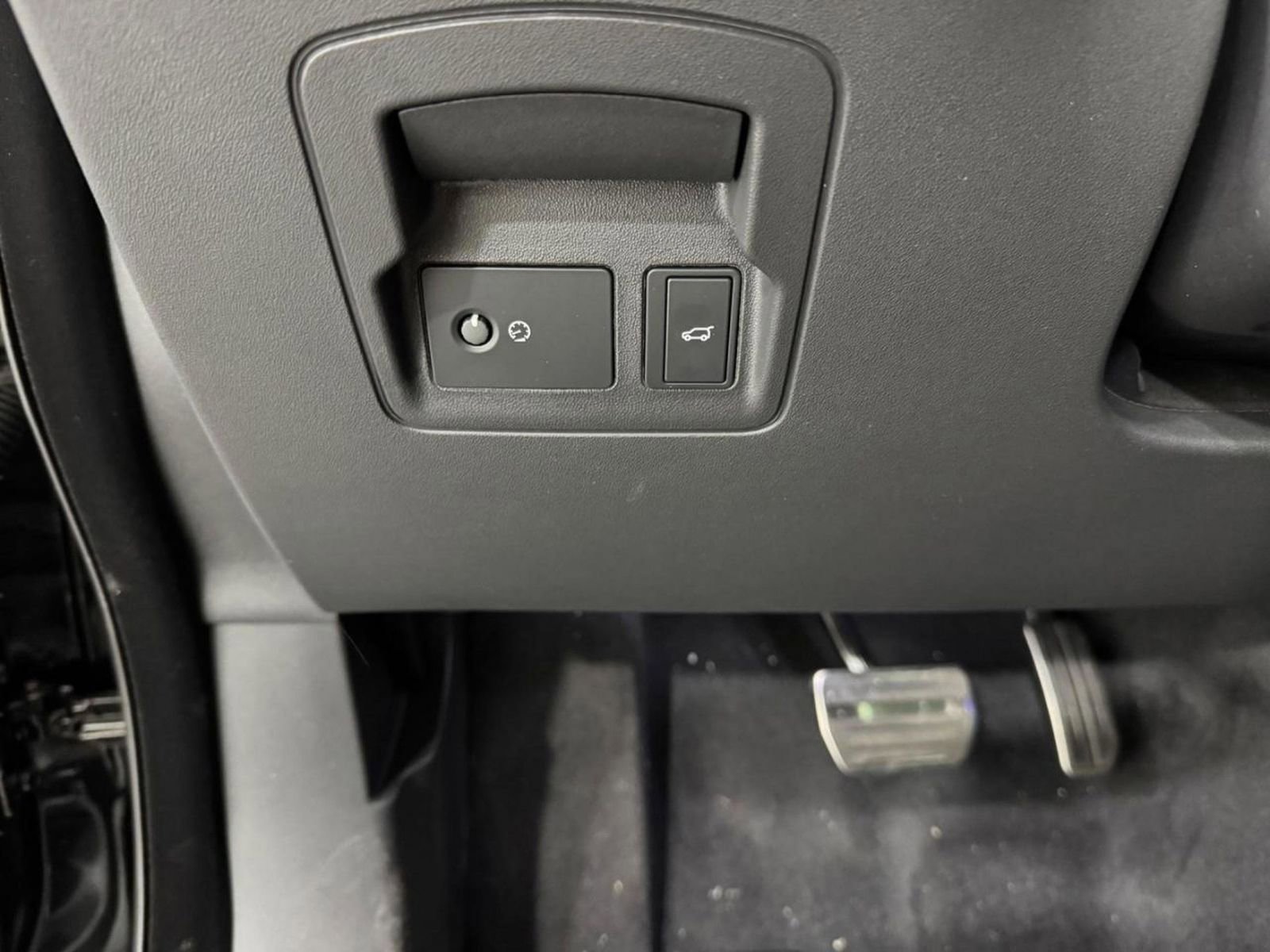 New 2026 Land Rover Range Rover Velar Dynamic SE image 25