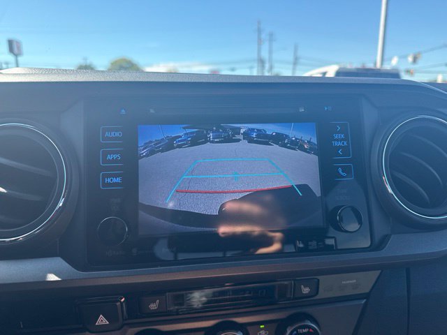 Used 2017 Toyota Tacoma TRD Off-Road w/ Premium & Technology Package AWD/4WD image 36