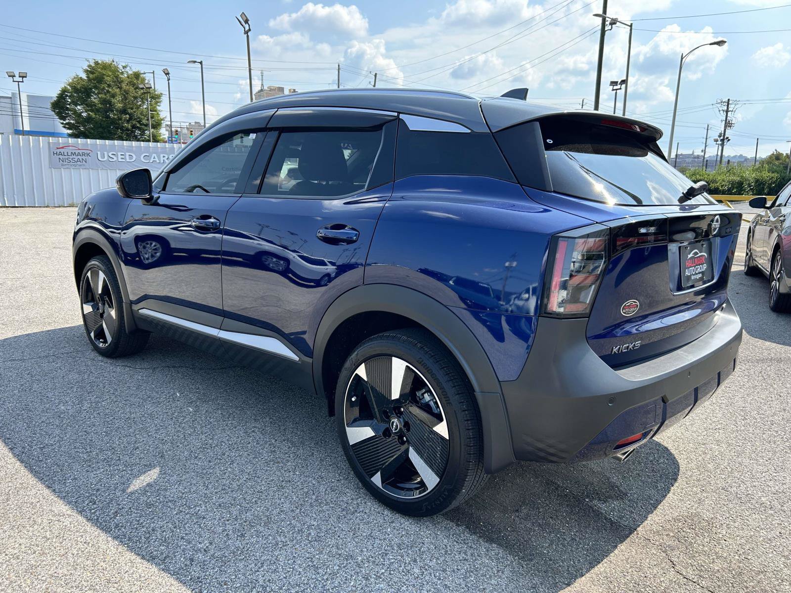 Used 2025 Nissan Kicks SR w/ SR Premium Package FWD image 4