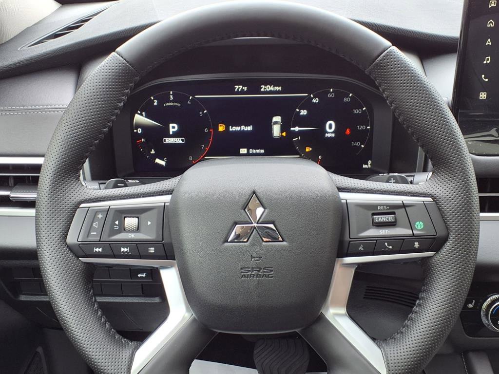 New 2025 Mitsubishi Outlander SE image 17