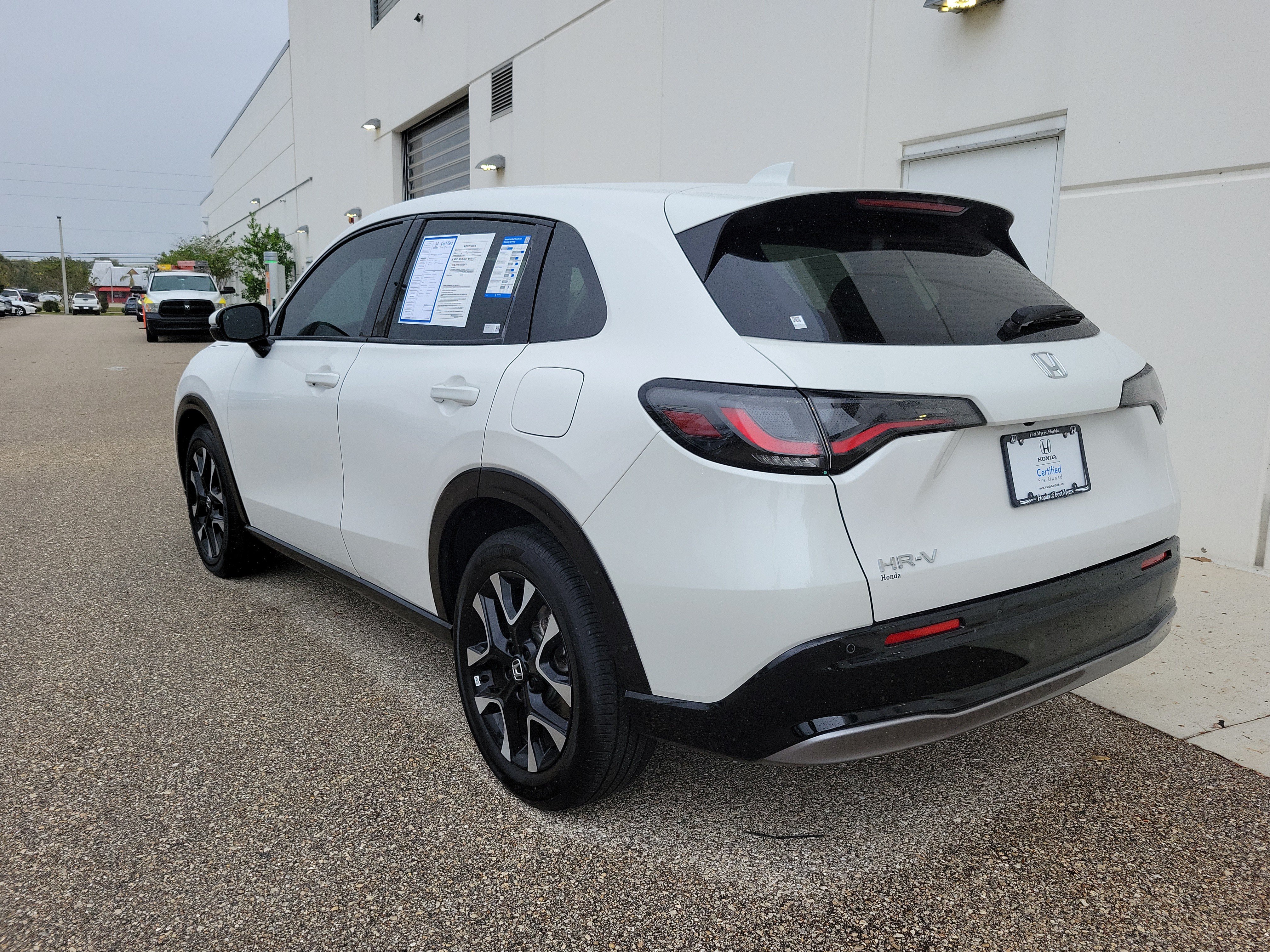 Used 2026 Honda HR-V EX-L image 4