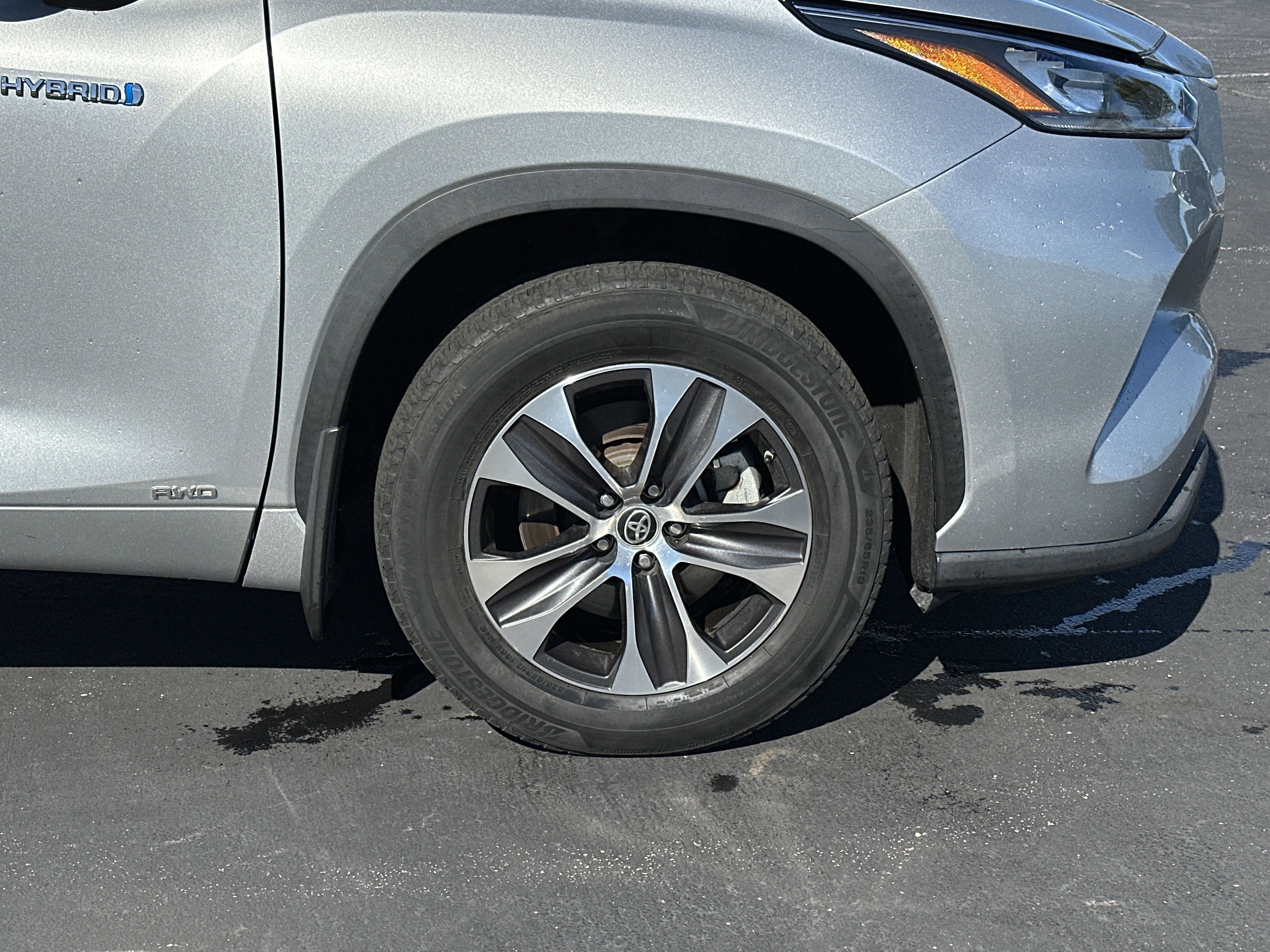 Certified 2020 Toyota Highlander XLE image 13