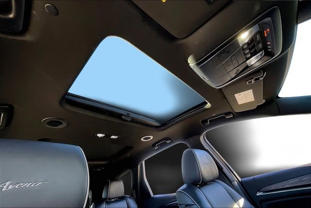 Used 2024 Buick Enclave Avenir w/ Avenir Technology Package image 20