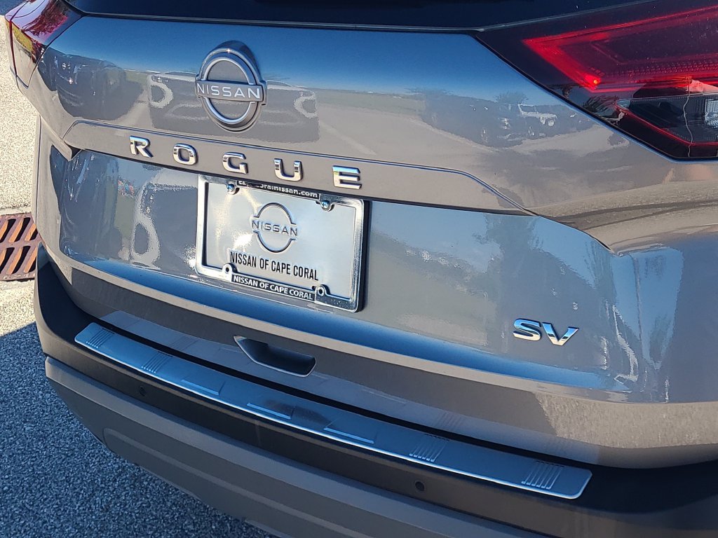 Used 2023 Nissan Rogue SV FWD image 10