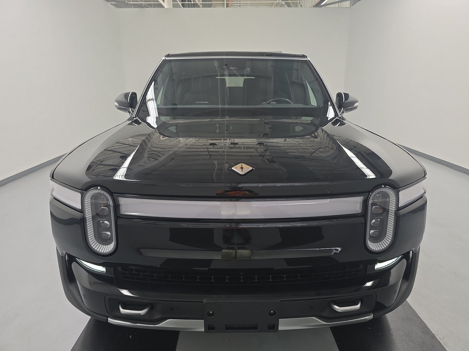 Used 2024 Rivian R1S Adventure AWD/4WD image 8