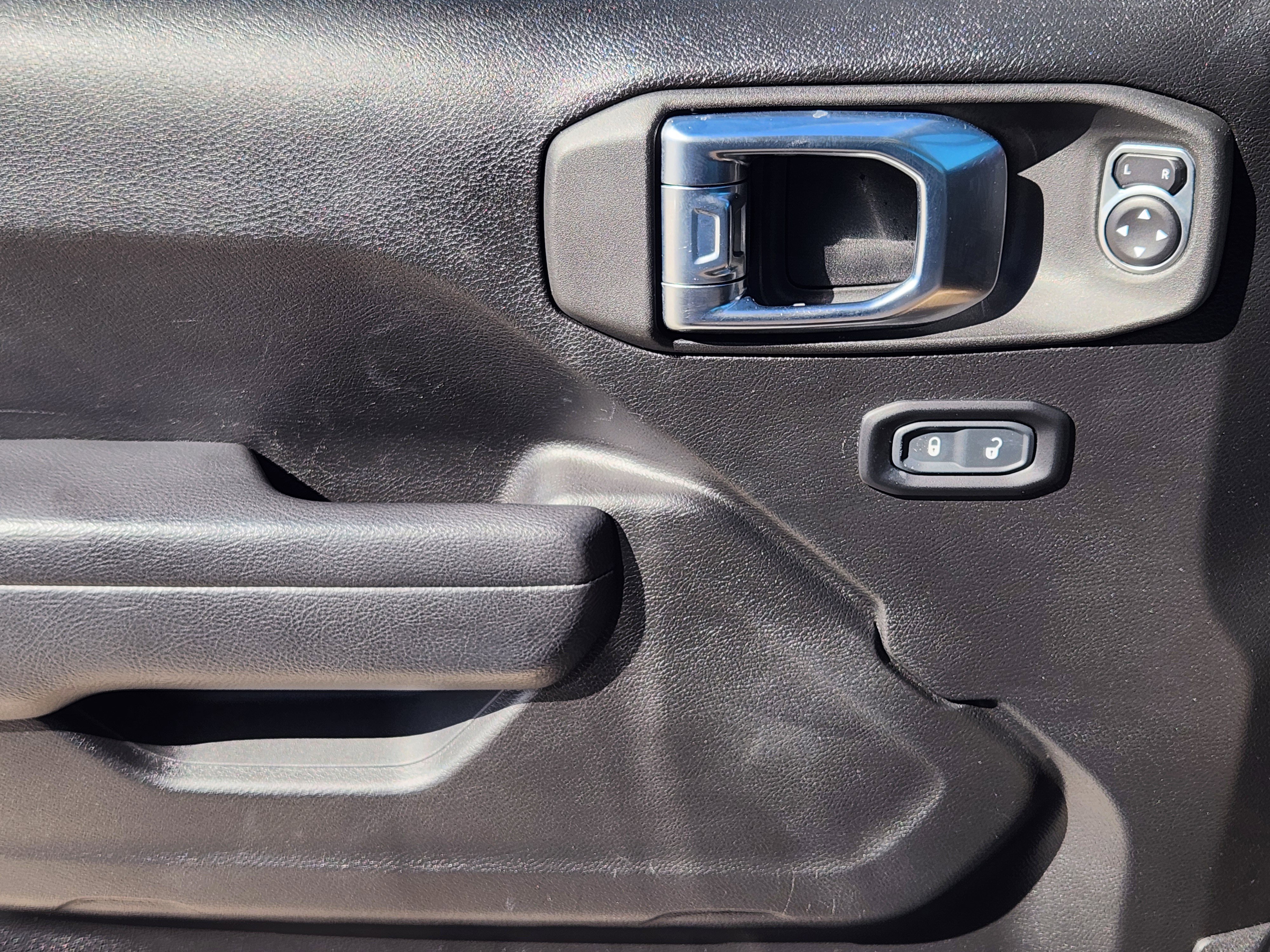 Used 2023 Jeep Wrangler Unlimited Rubicon image 24