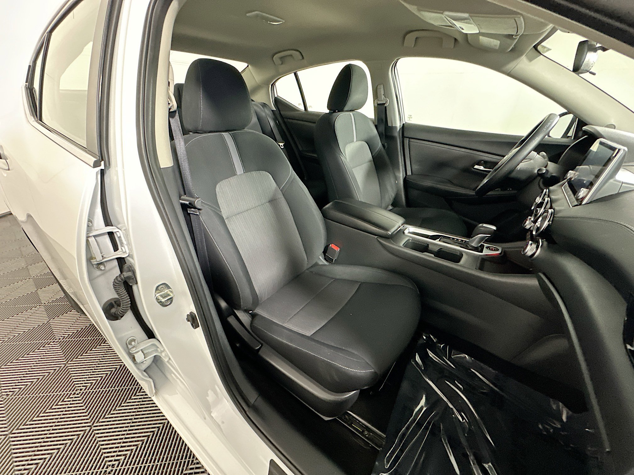 Used 2024 Nissan Sentra SV image 28