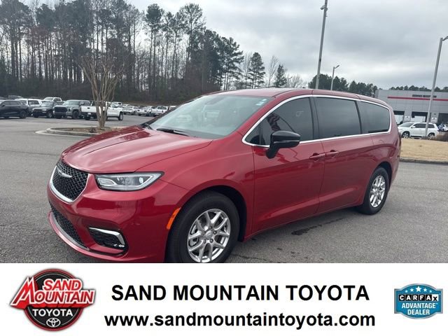 Used 2025 Chrysler Pacifica Select FWD image 6