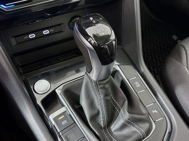 New 2026 Volkswagen Taos SEL image 18