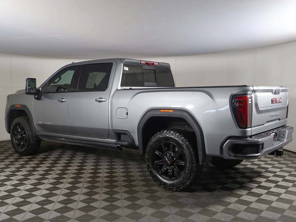 Used 2025 GMC Sierra 2500 AT4 w/ Technology Package AWD/4WD image 13