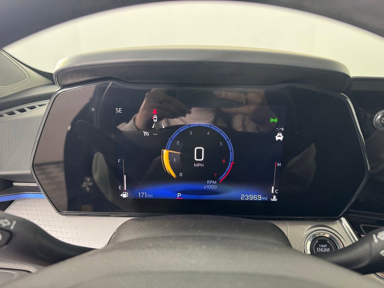 Used 2025 Chevrolet Trax LT FWD image 28