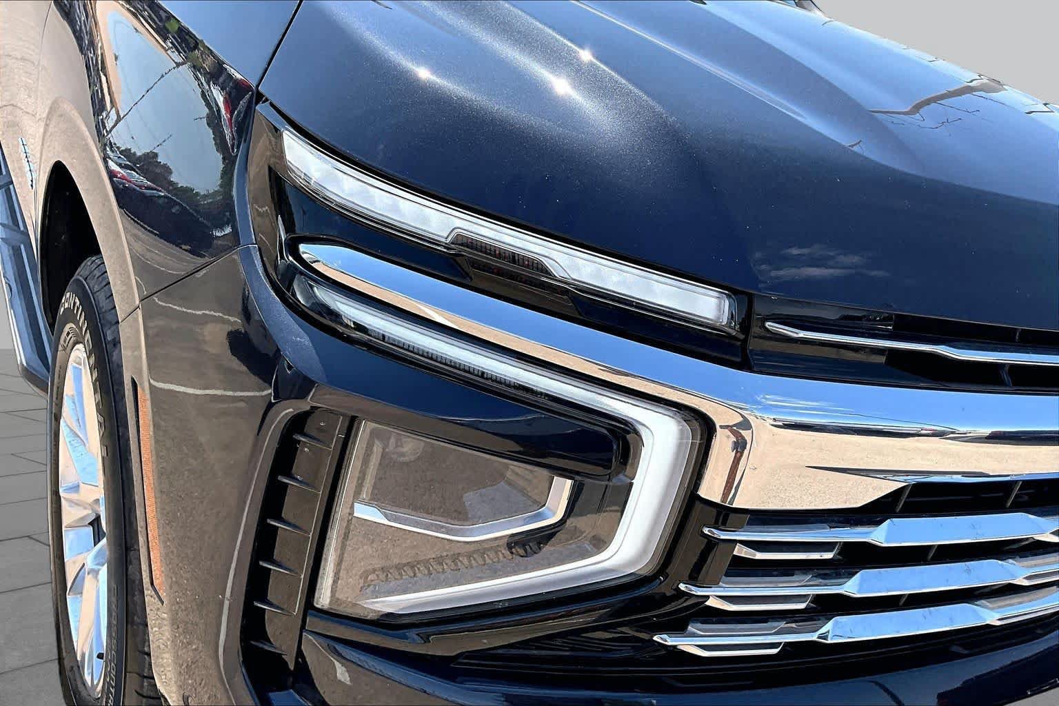 Used 2025 Chevrolet Tahoe Premier AWD/4WD image 28