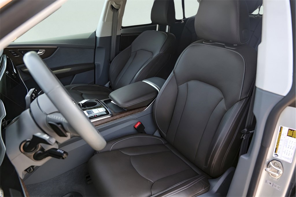 Used 2024 Audi Q8 Prestige image 10