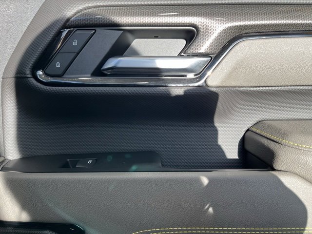 Used 2025 Chevrolet Silverado 2500 ZR2 w/ Technology Package image 16