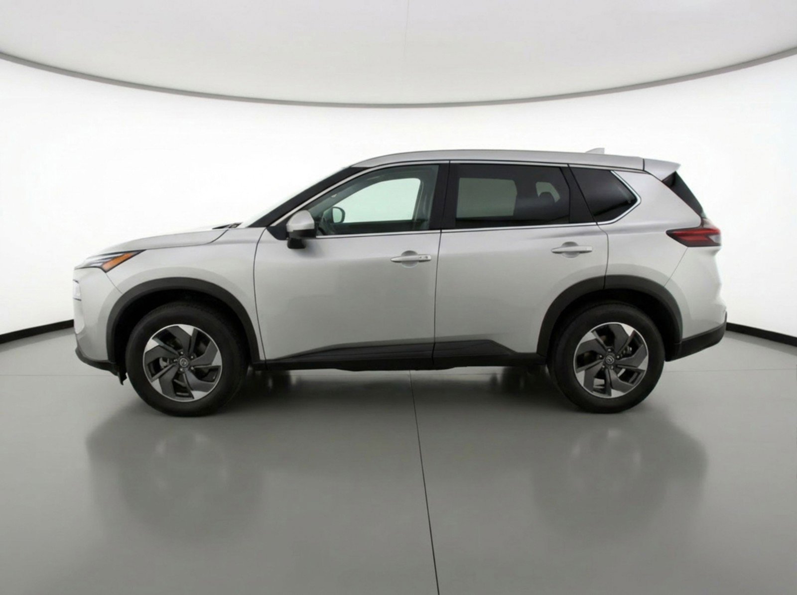 Used 2025 Nissan Rogue SV image 5