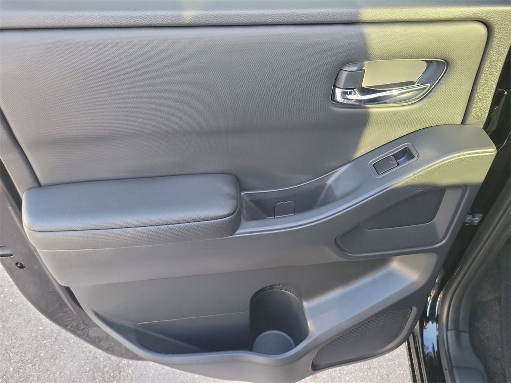 Certified 2023 Nissan Frontier SV w/ Technology Package image 12