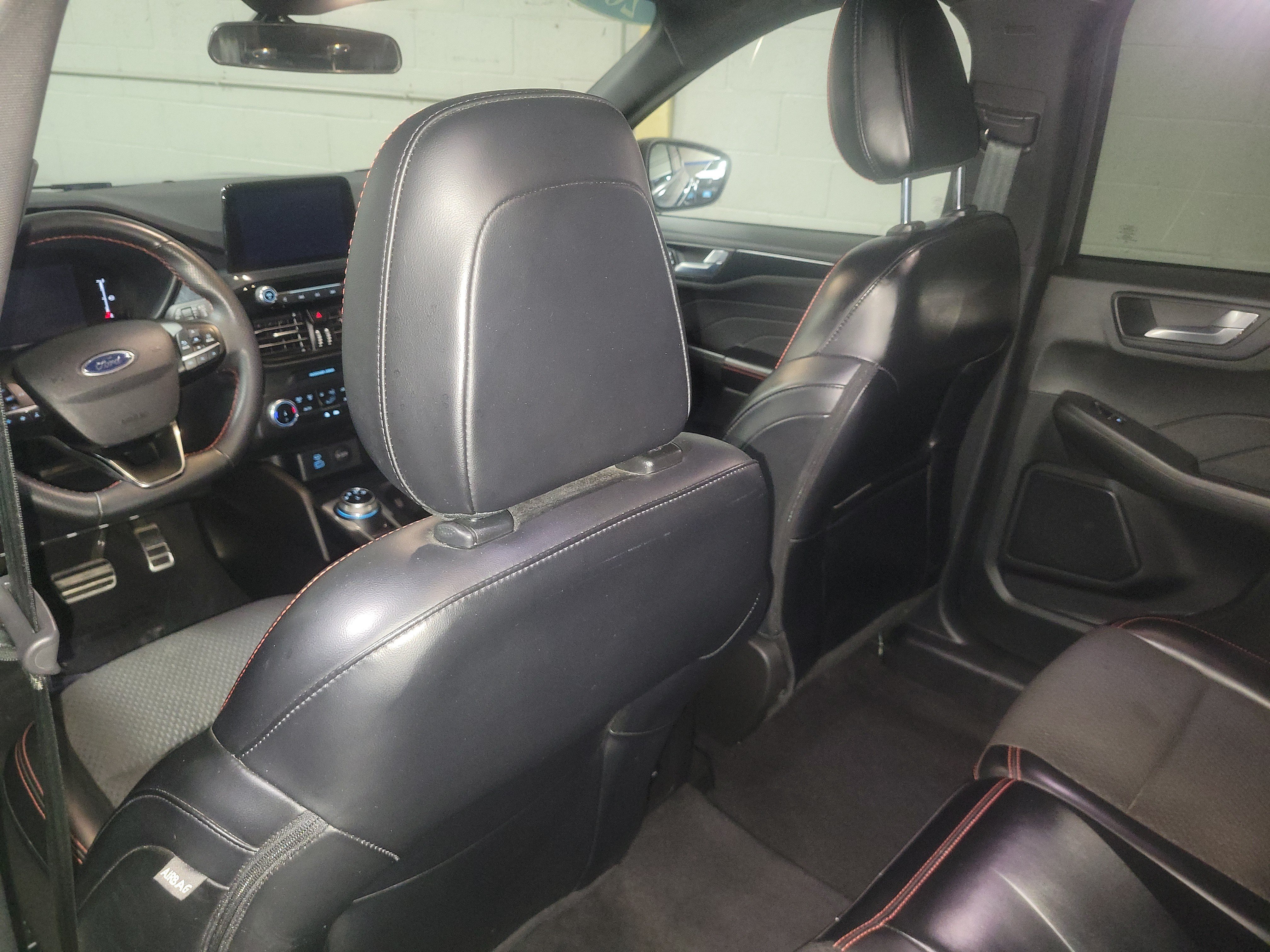 Used 2023 Ford Escape ST-Line FWD image 11