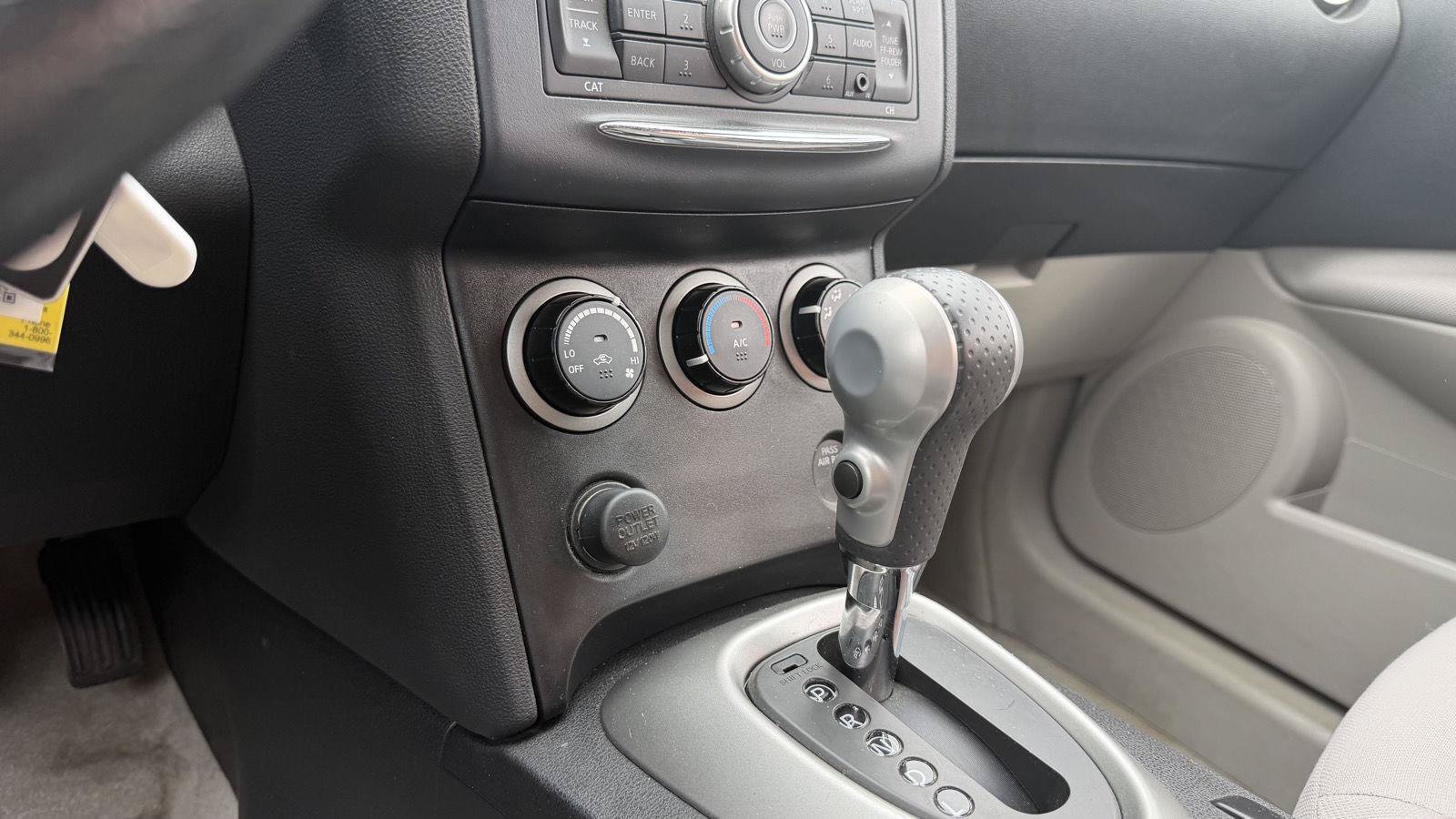 Used 2013 Nissan Rogue S AWD/4WD image 18