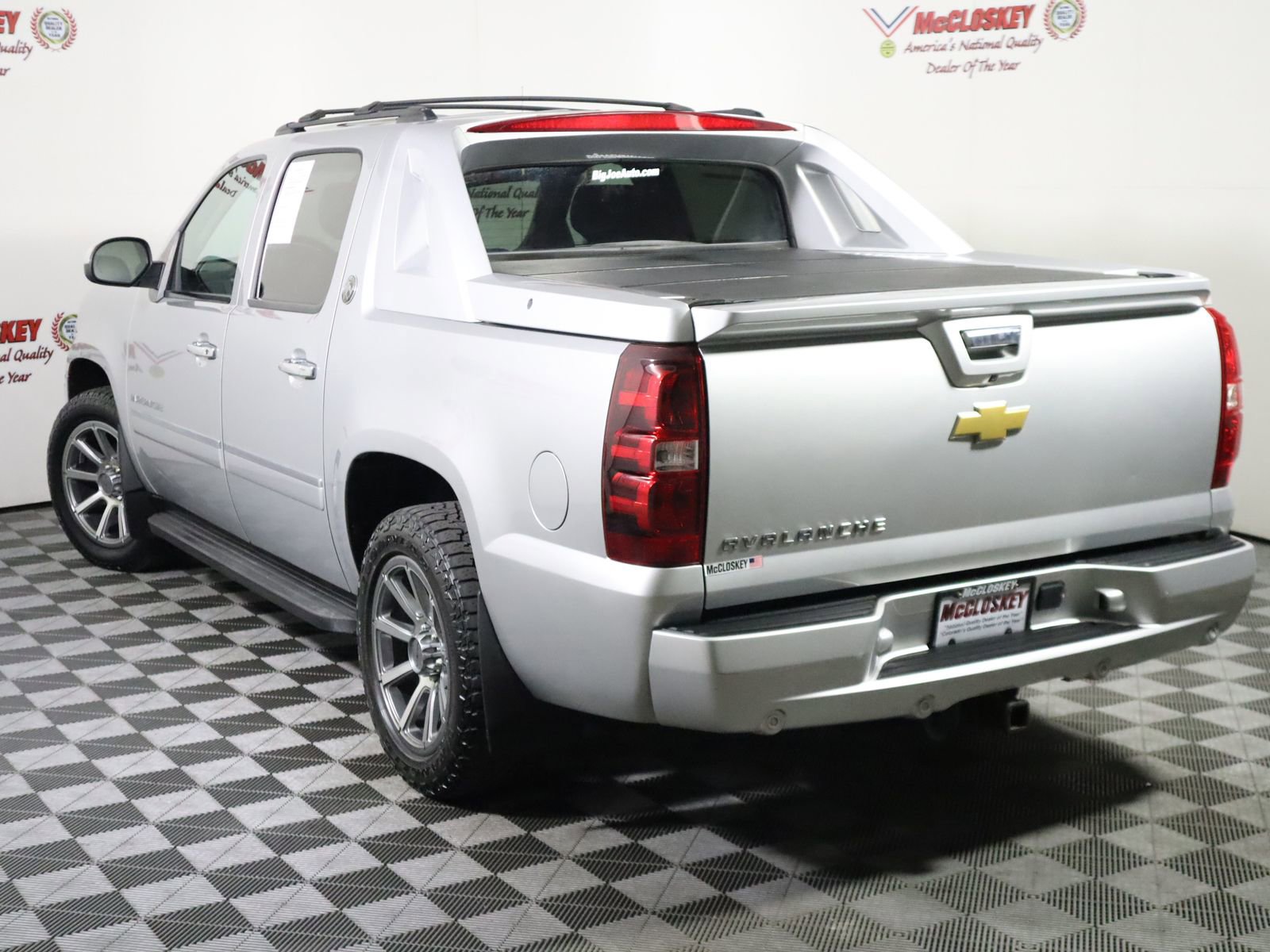 Used 2013 Chevrolet Avalanche LTZ image 13