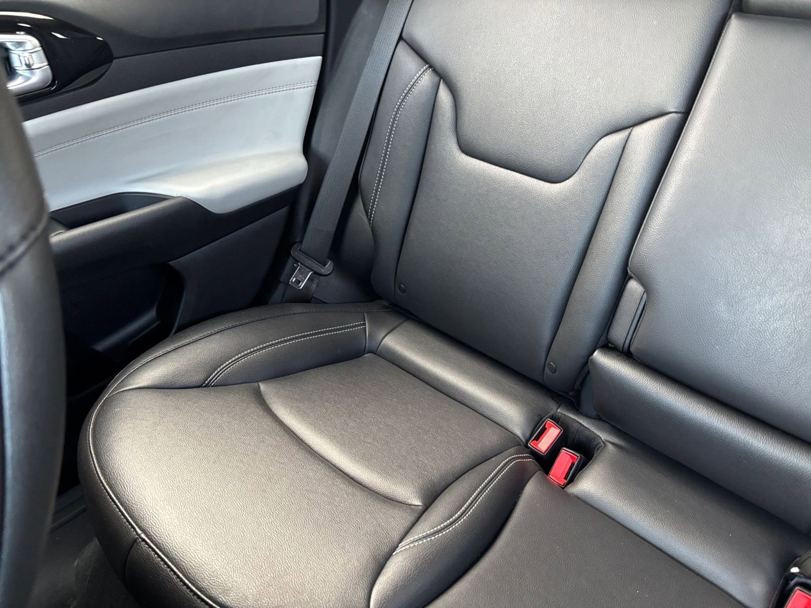 Used 2025 Jeep Compass Limited AWD/4WD image 40