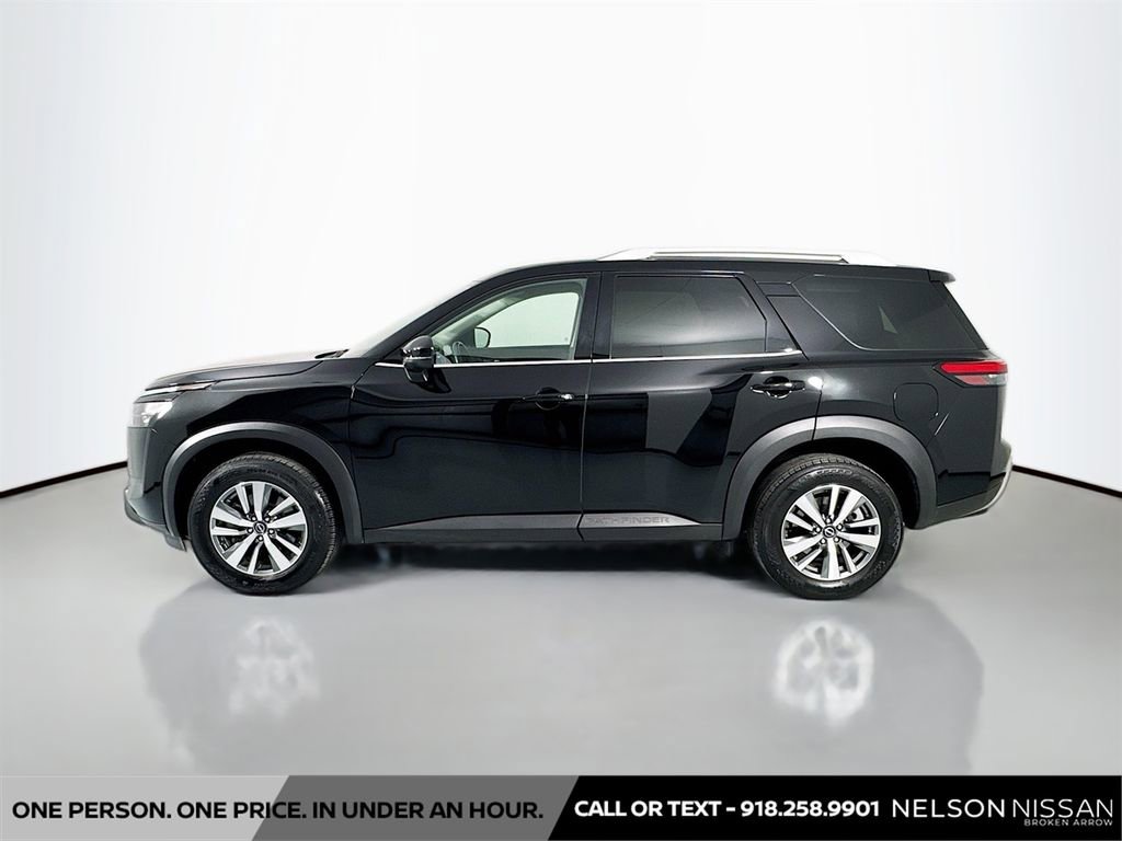 Certified 2025 Nissan Pathfinder SL image 8