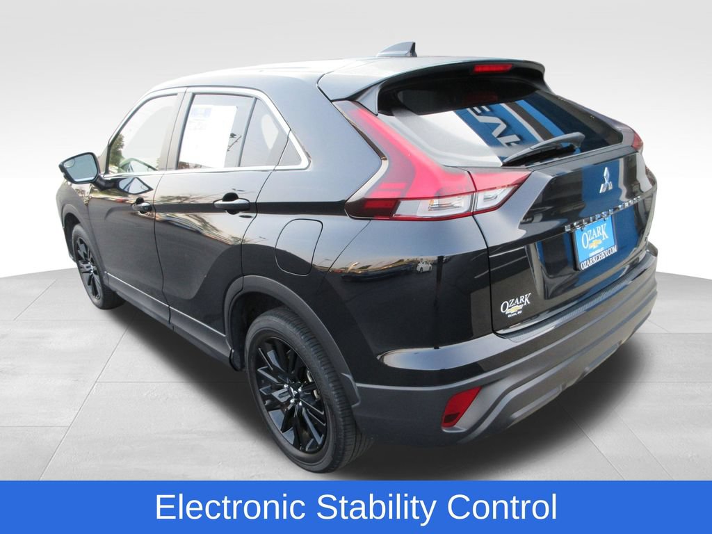Used 2025 Mitsubishi Eclipse Cross LE AWD/4WD image 3