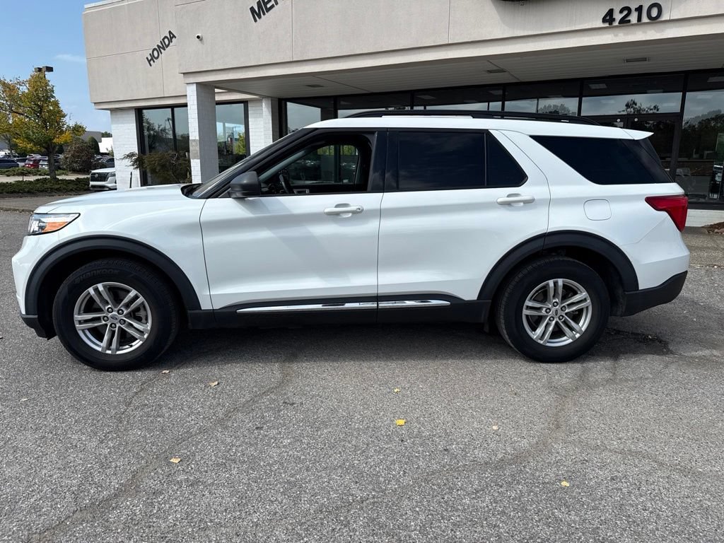 Used 2023 Ford Explorer XLT w/ Equipment Group 202A RWD image 8