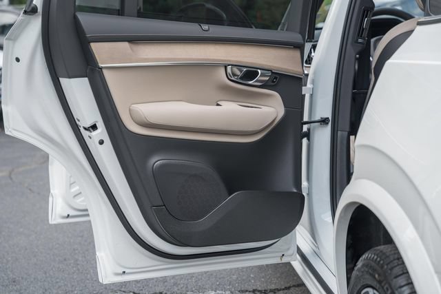 New 2026 Volvo XC90 B6 Ultra w/ Protection Package Premier AWD/4WD image 36