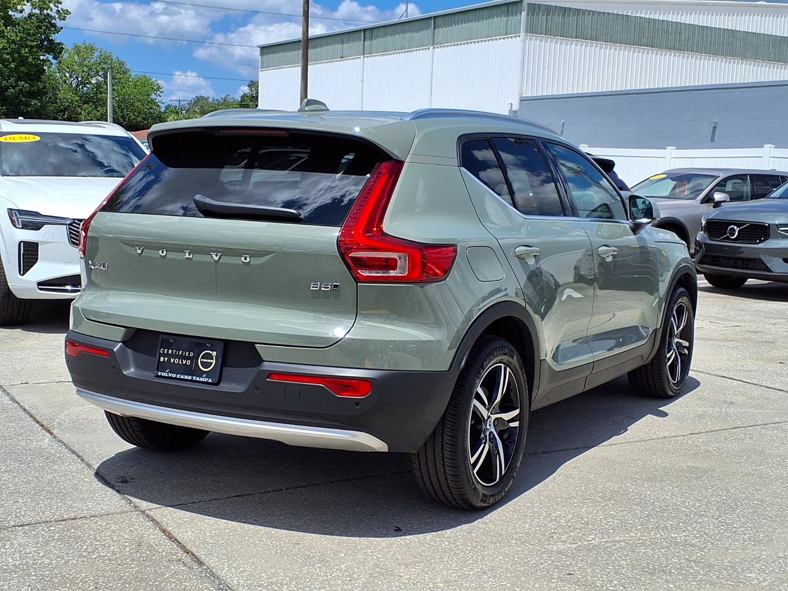 Certified 2025 Volvo XC40 B5 Core AWD/4WD image 7