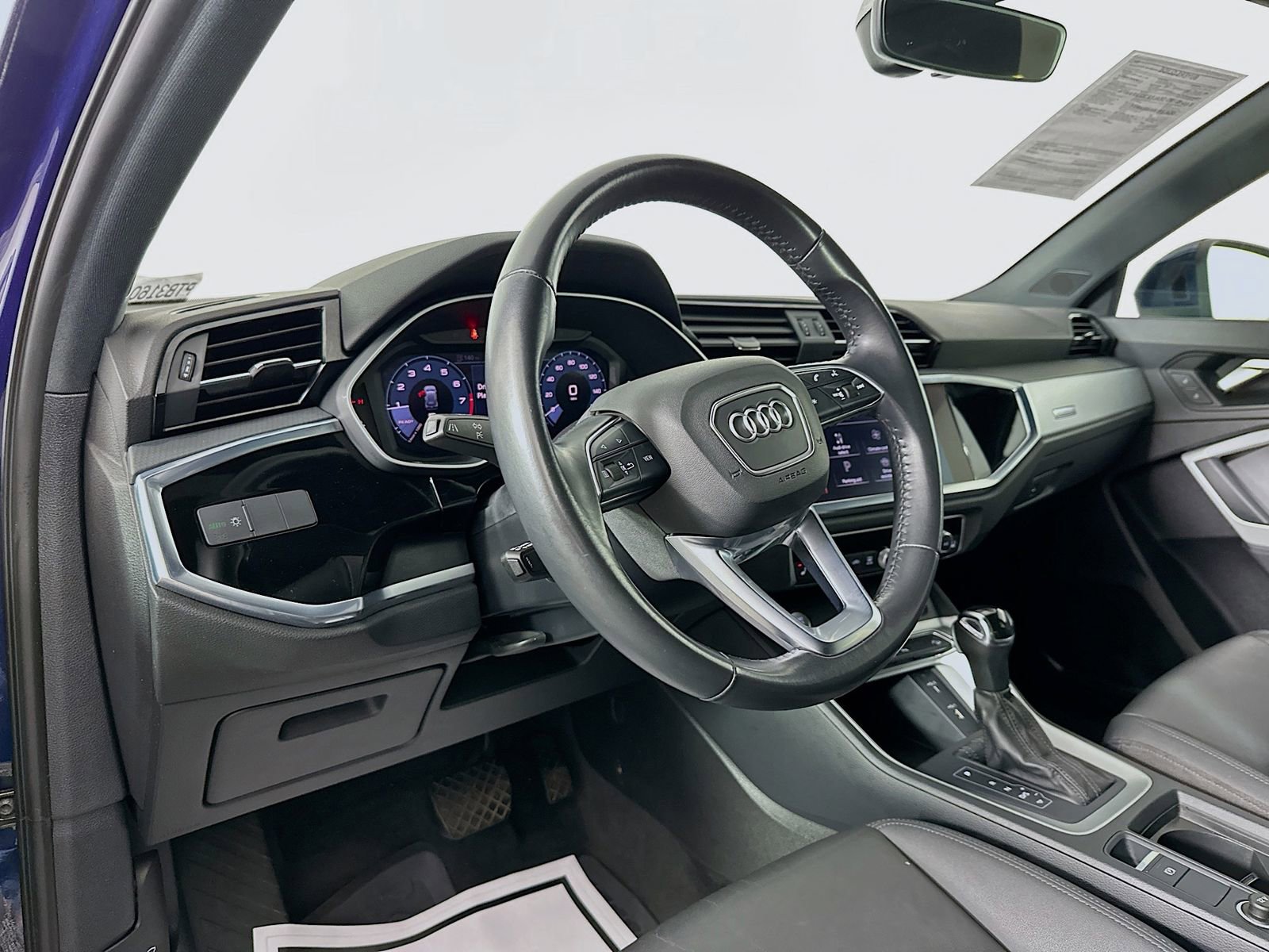 Used 2020 Audi Q3 2.0T Premium w/ Convenience Package AWD/4WD image 9