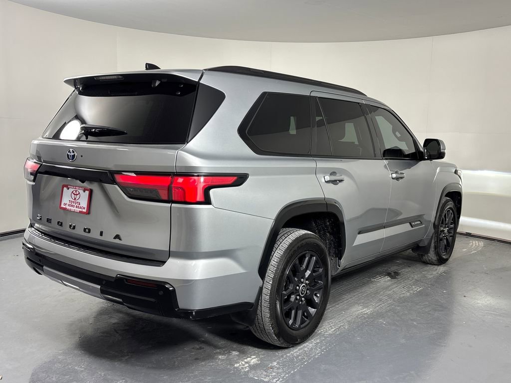Used 2023 Toyota Sequoia Platinum image 6