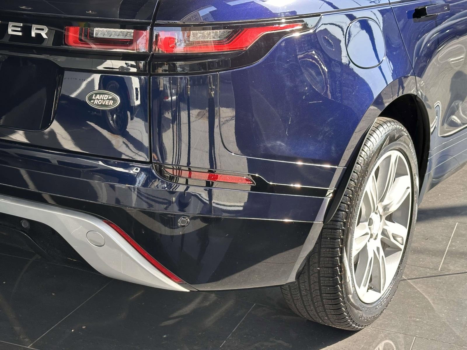 Used 2023 Land Rover Range Rover Velar S AWD/4WD image 10