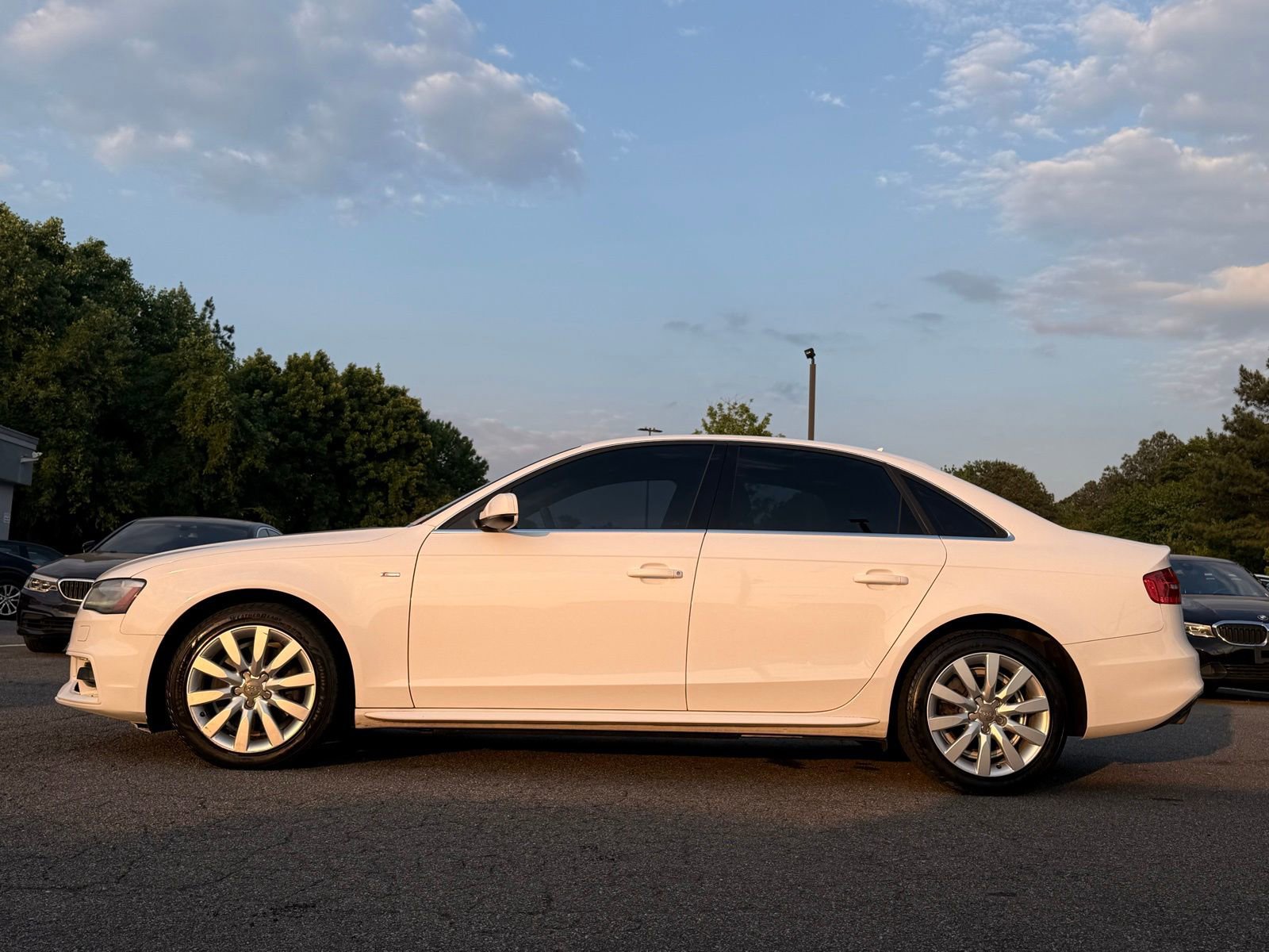 Used 2015 Audi A4 2.0T Premium w/ Audi MMI Navigation FWD image 2