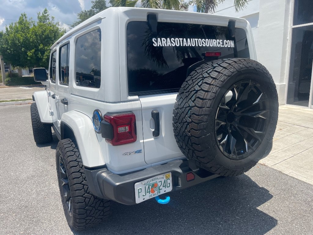 Used 2023 Jeep Wrangler Unlimited Sahara AWD/4WD image 39