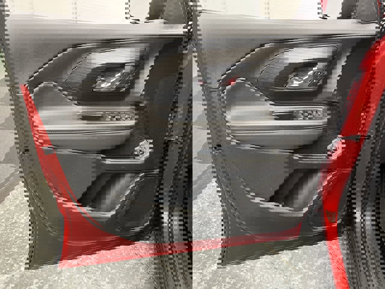 Certified 2023 GMC Terrain SLE w/ Driver Convenience Package image 7