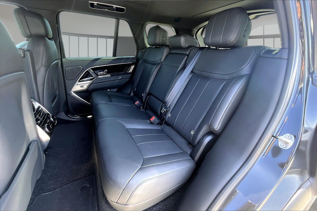 Certified 2025 Land Rover Range Rover SE AWD/4WD image 20