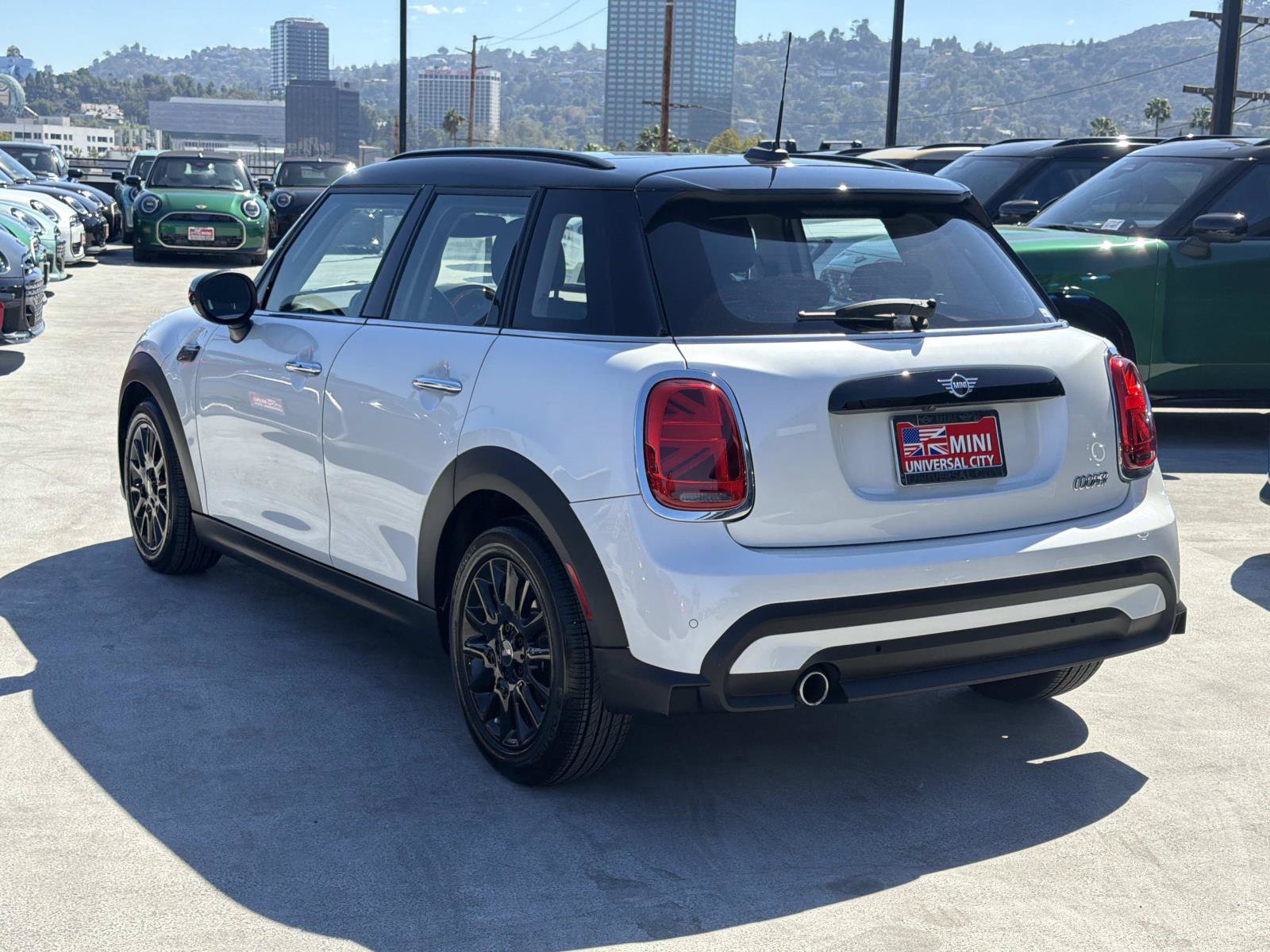 Used 2024 MINI Cooper 4-Door Hardtop FWD image 4