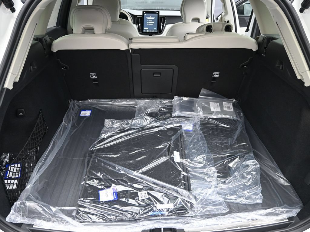 New 2026 Volvo XC60 B5 Ultra w/ Protection Package Premier AWD/4WD image 19