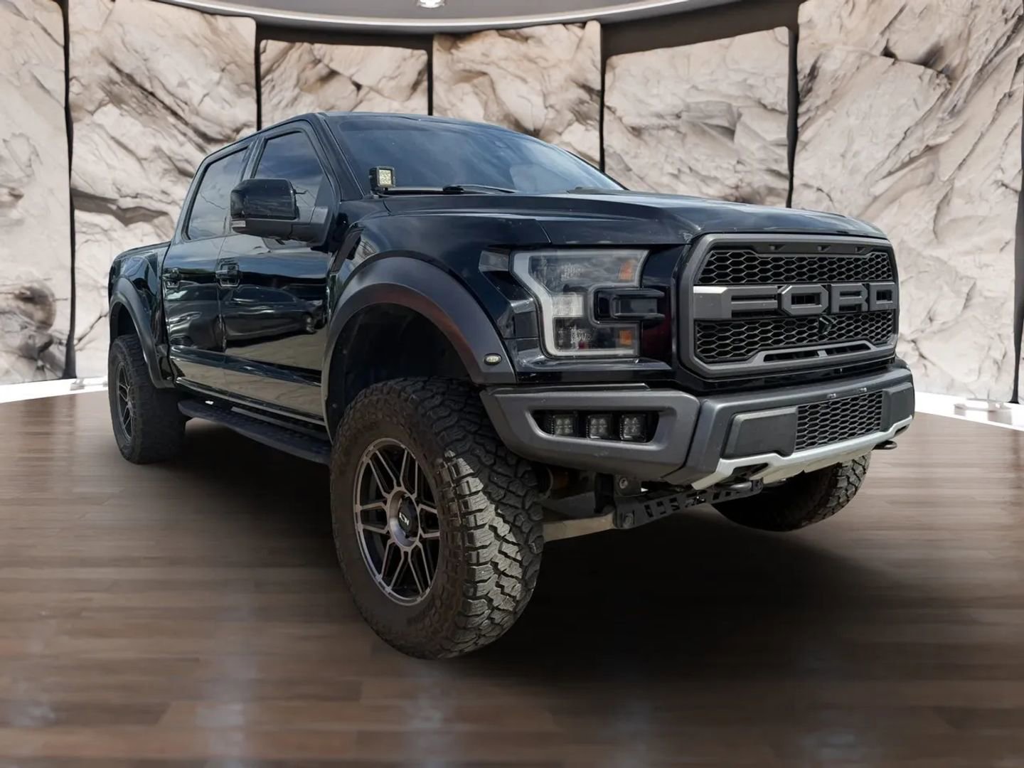 Used 2017 Ford F150 Raptor w/ Equipment Group 802A Luxury AWD/4WD image 3