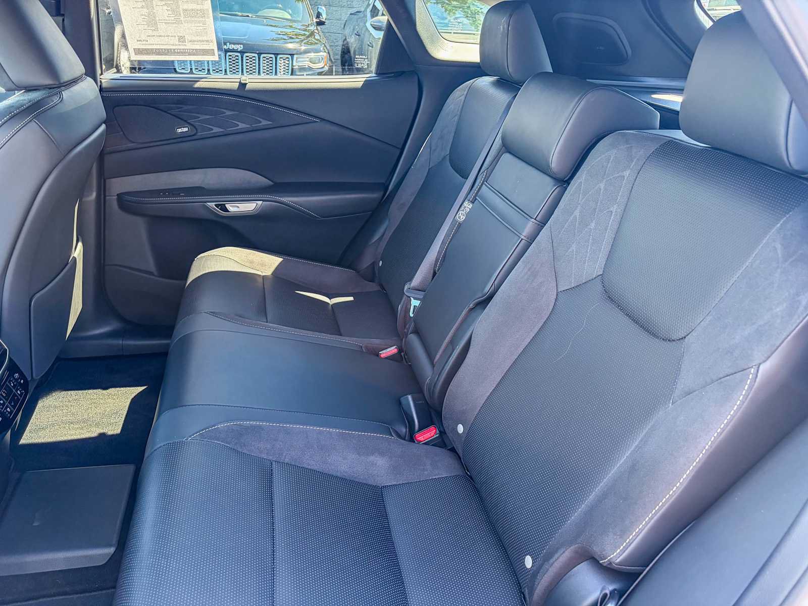 Used 2025 Lexus RX 450h AWD w/ Convenience Package image 17
