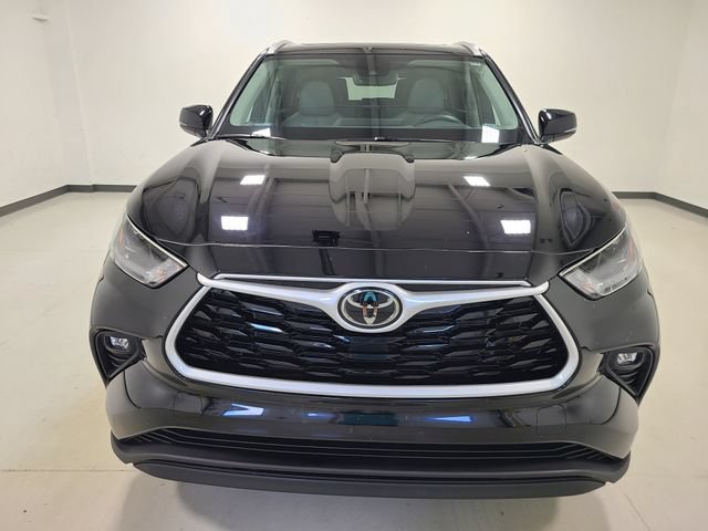Certified 2026 Toyota Highlander XLE AWD/4WD image 2