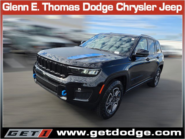 Used 2022 Jeep Grand Cherokee Trailhawk w/ Luxury Tech Group III image 3