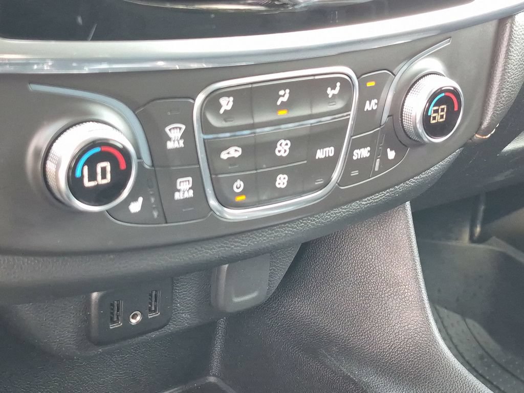 Used 2019 Chevrolet Traverse LT AWD/4WD image 21