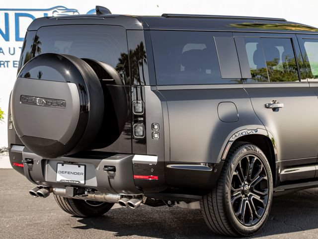 New 2026 Land Rover Defender 130 V8 AWD/4WD image 7