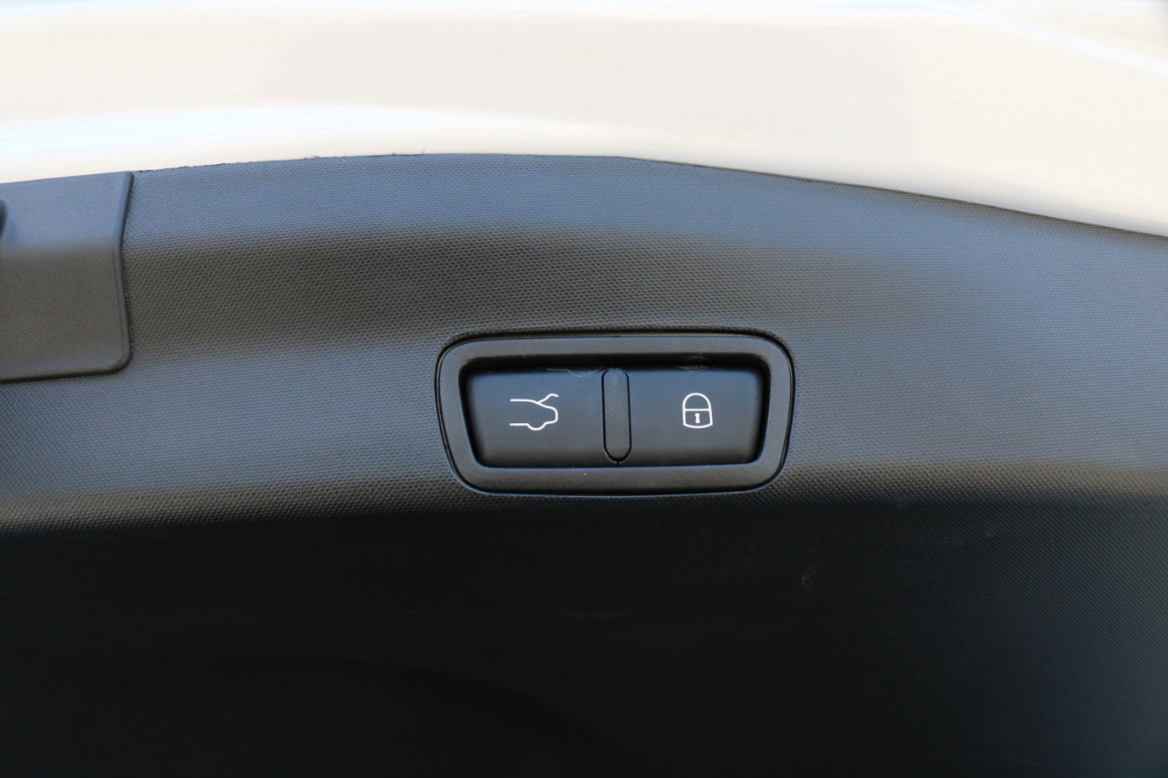 Used 2020 Alfa Romeo Stelvio Ti w/ Active Blind Spot Package image 44