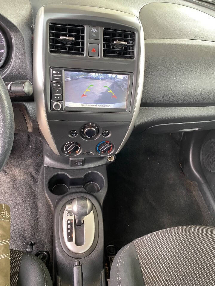 Used 2019 Nissan Versa SV FWD image 27