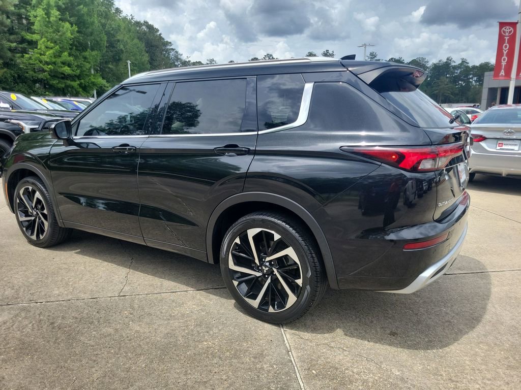 Used 2024 Mitsubishi Outlander SEL FWD image 3