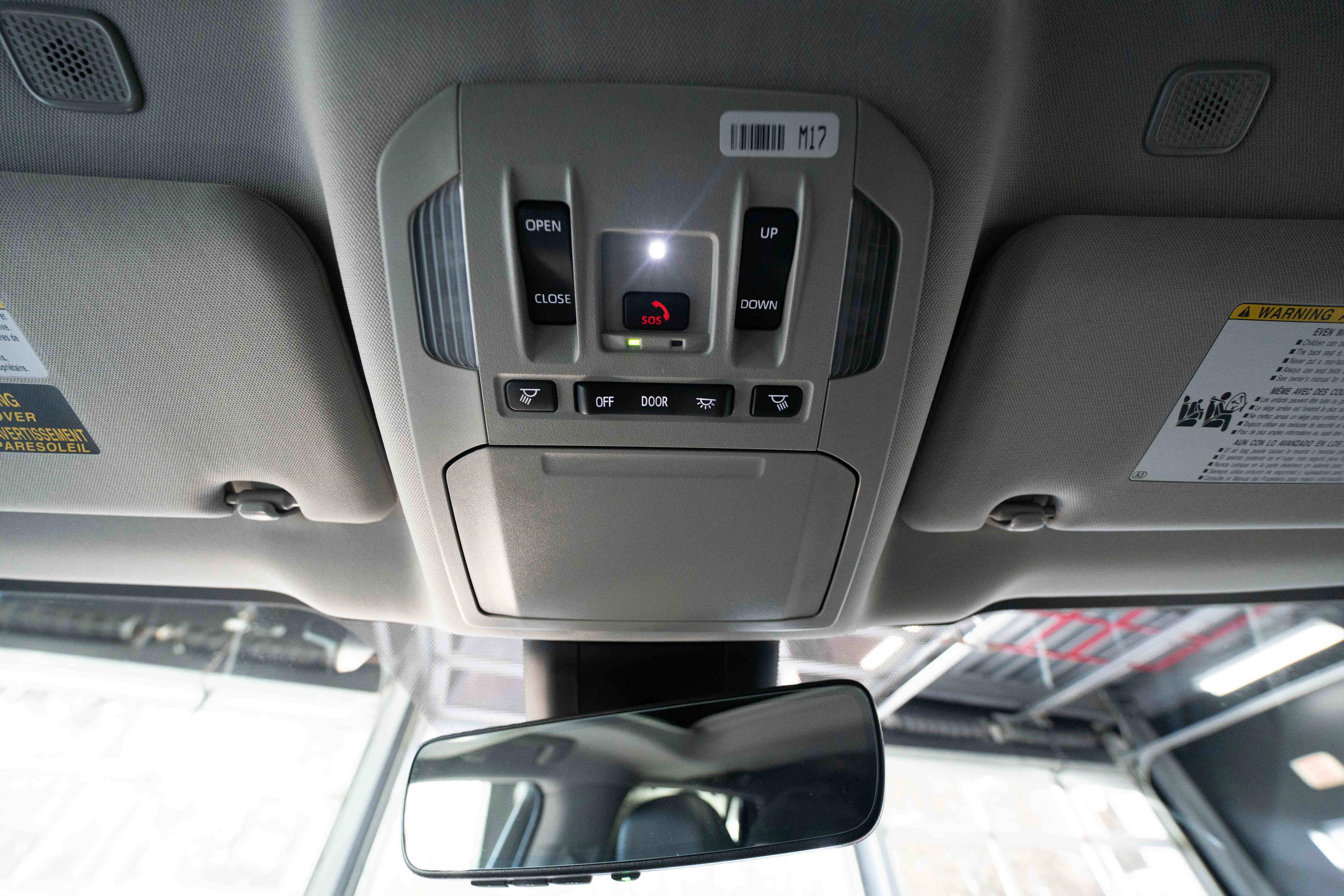 Used 2025 Toyota Highlander XLE image 18