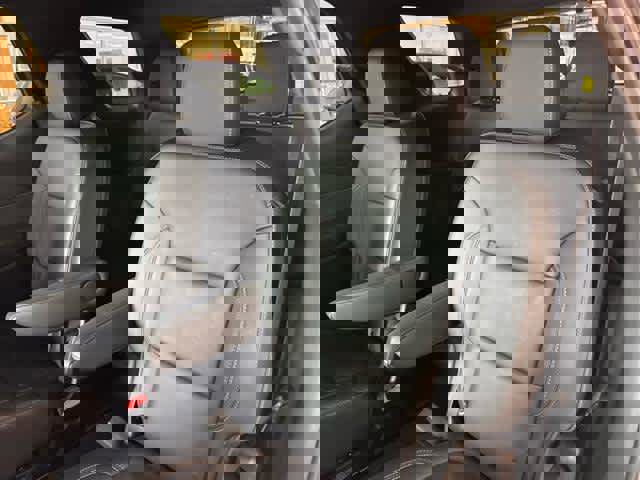 Used 2023 Chevrolet Traverse LT image 29